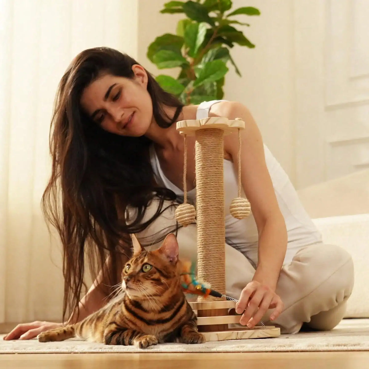 Indoor Interactive Bamboo Cat Scratching Post With Ball Tracks